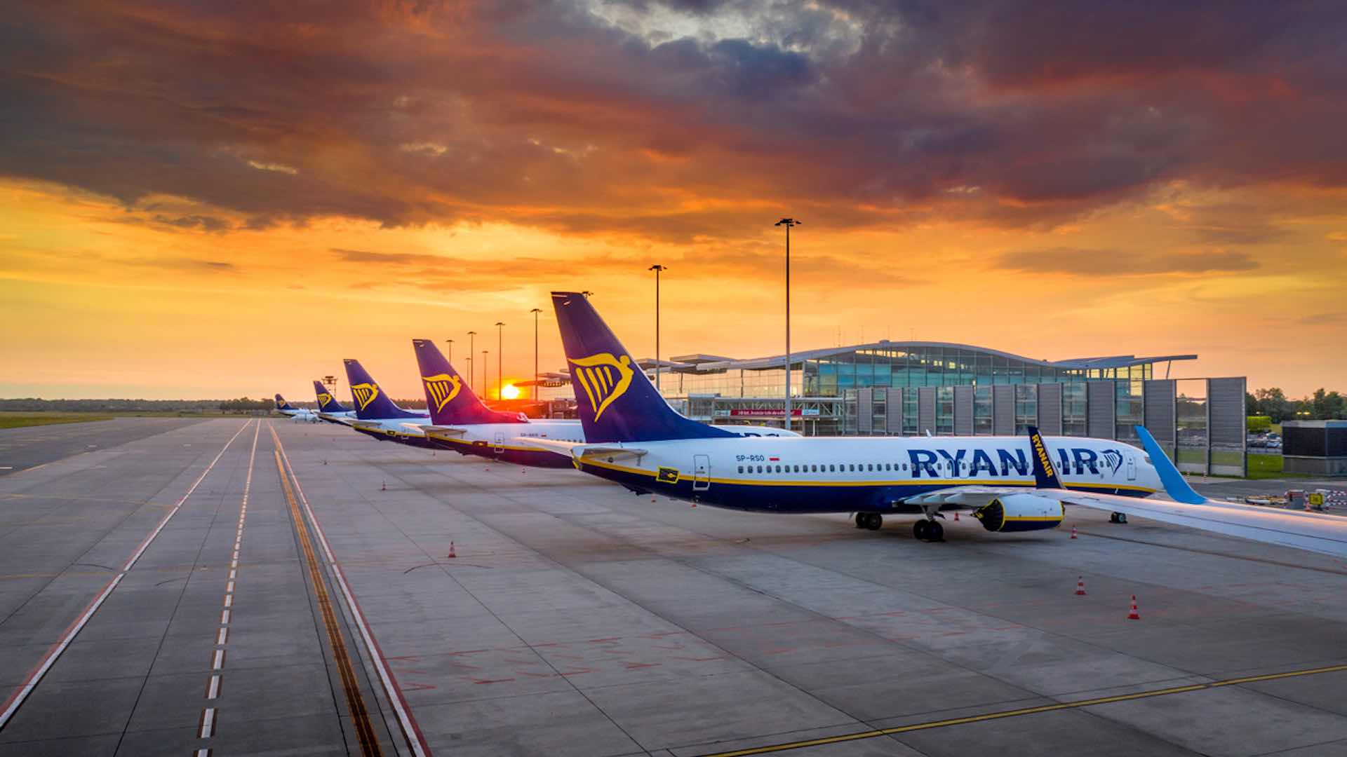 Ryanair shares plunge 14% as quarterly profit drops 46%